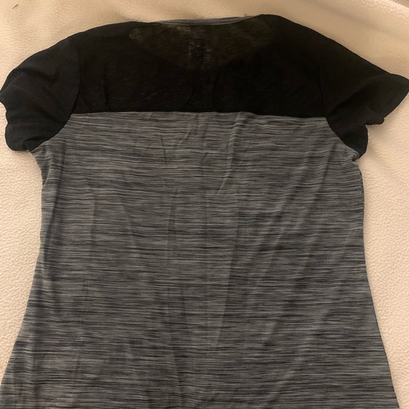 Adidas sport shirt, large, lightweight and comfortable - Picture 2 of 3